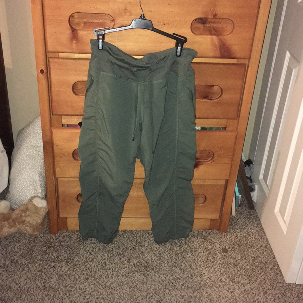 Ladies green active crop pants.